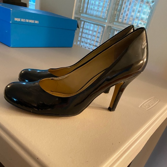 Nine West black shoes, size 6 - Picture 2 of 4
